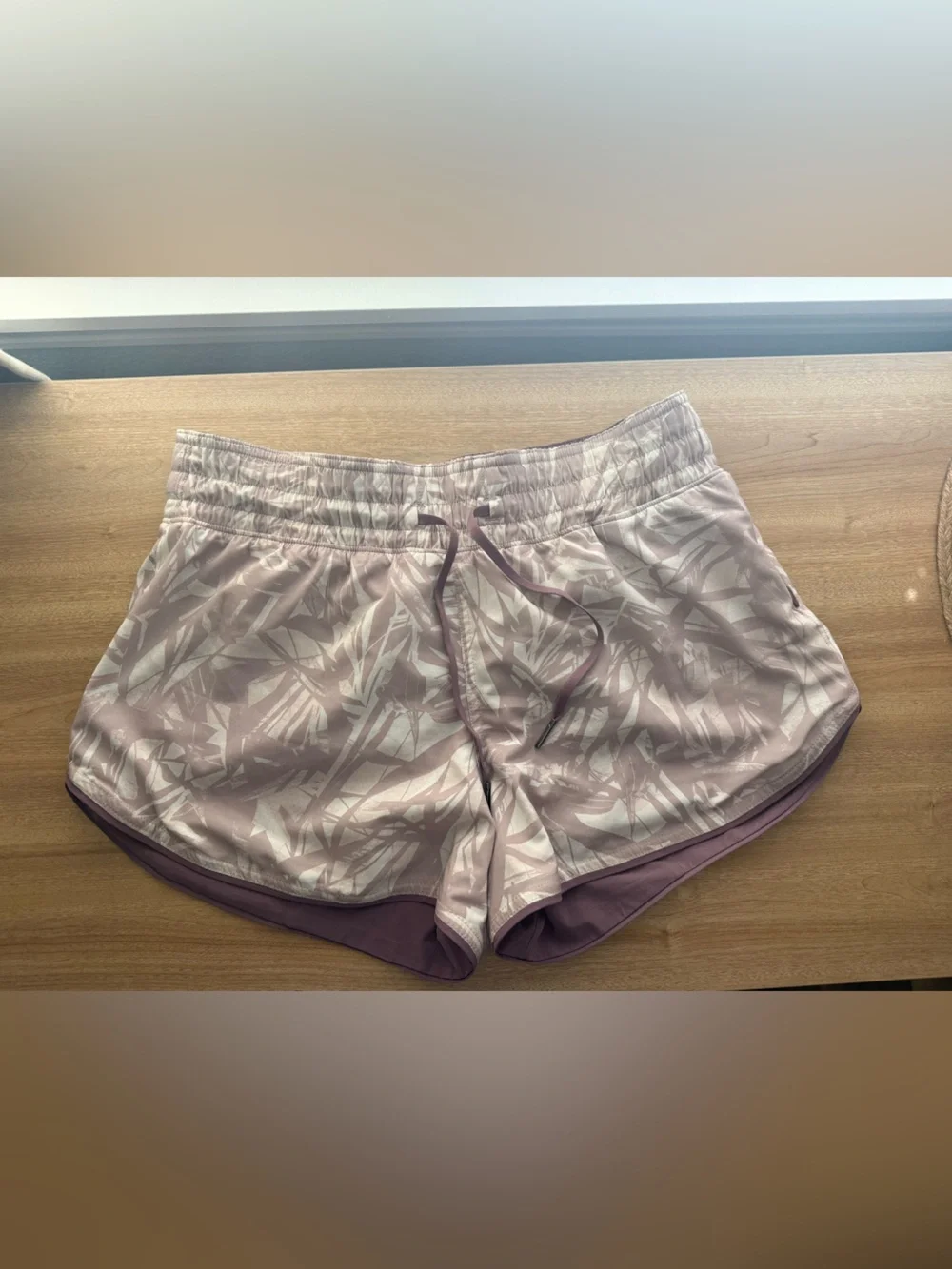 Lululemon choose a side reversible mode rise short 3” size 6